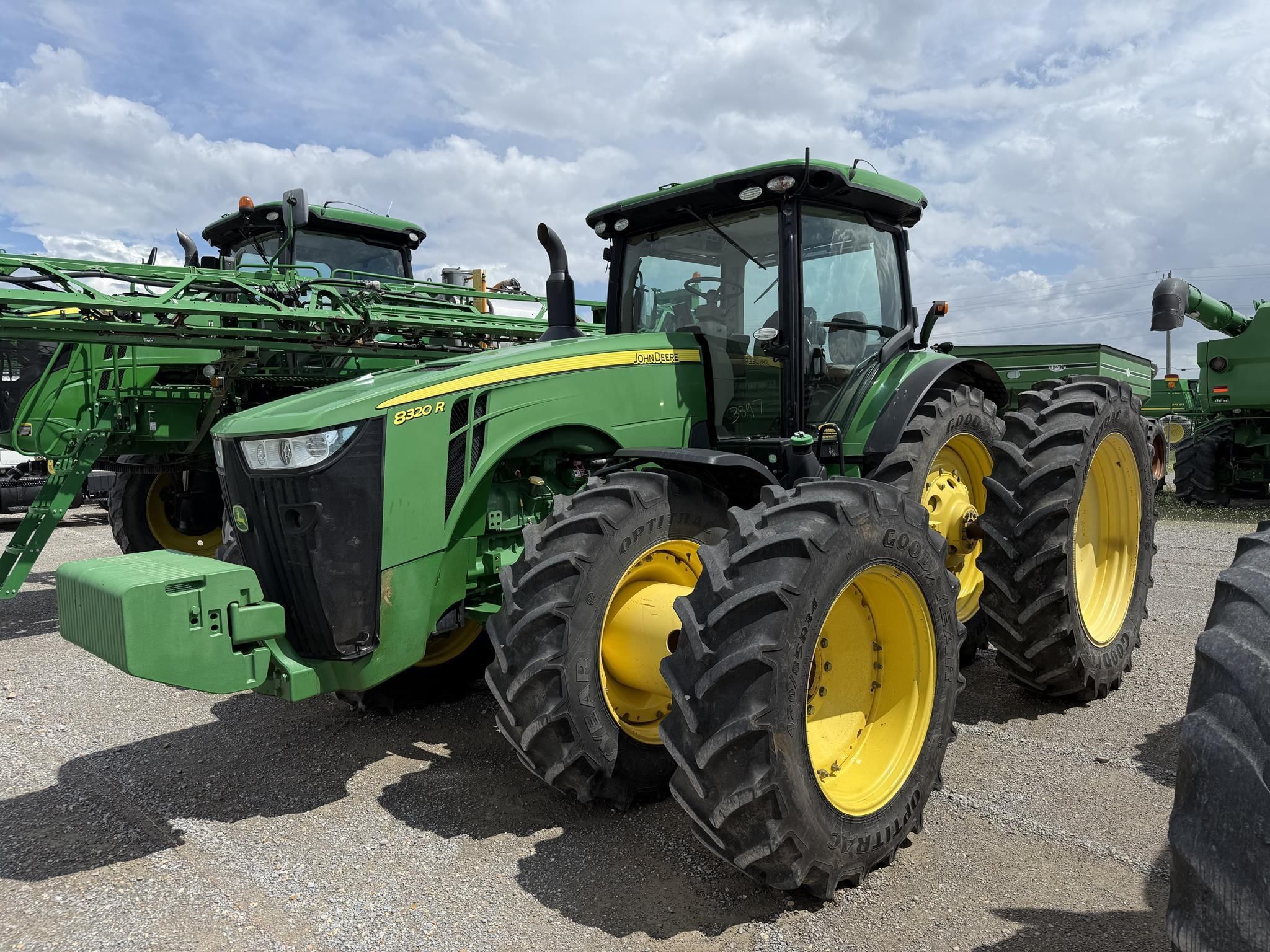 Main image John Deere 8320R
