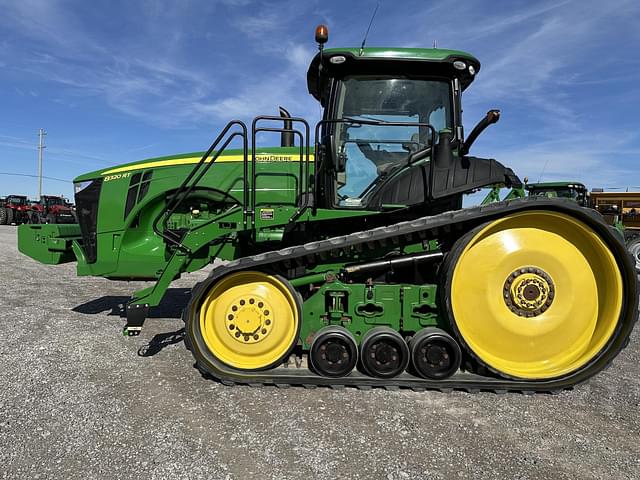 Image of John Deere 8320RT equipment image 2