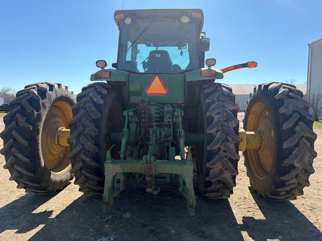 Image of John Deere 8330 equipment image 3