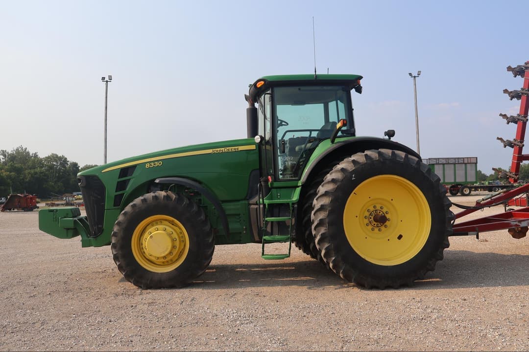 Image of John Deere 8330 Primary image