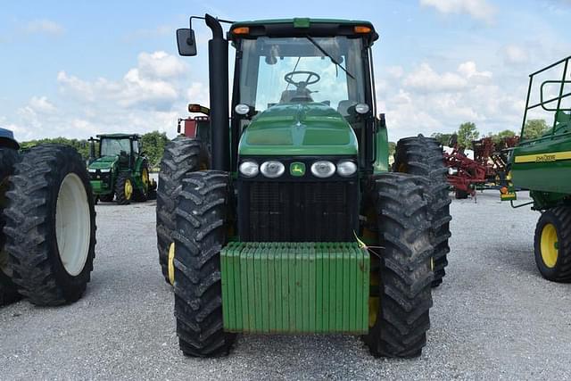 Image of John Deere 8330 equipment image 1