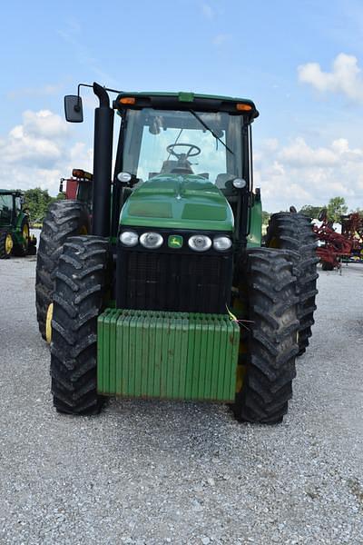 Image of John Deere 8330 equipment image 2