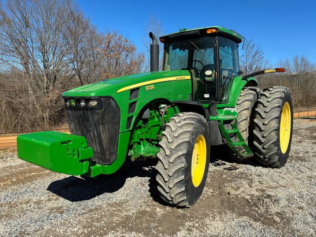 Image of John Deere 8330 equipment image 1