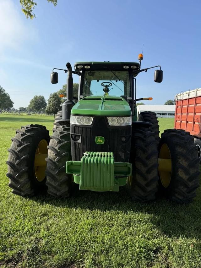 Image of John Deere 8335R equipment image 1