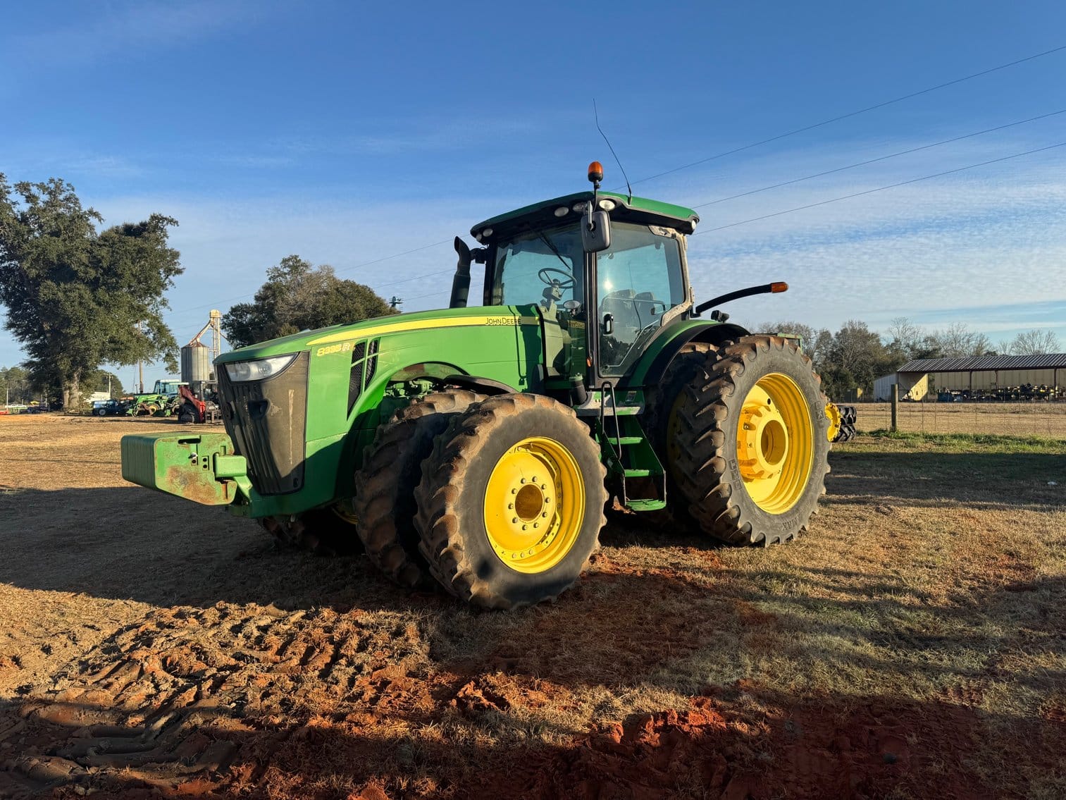 John Deere 8335R Equipment Image0