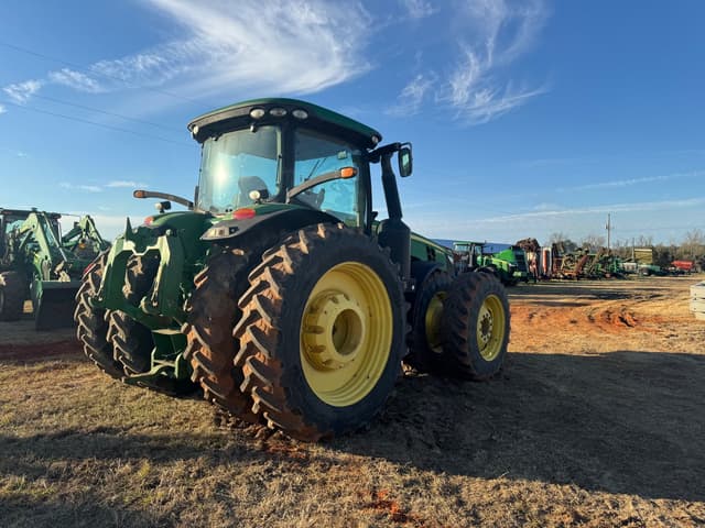 Image of John Deere 8335R equipment image 2