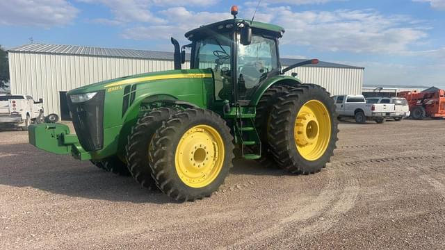 Image of John Deere 8335R equipment image 1