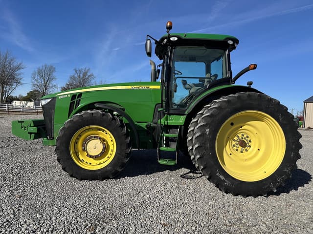 Image of John Deere 8335R equipment image 2