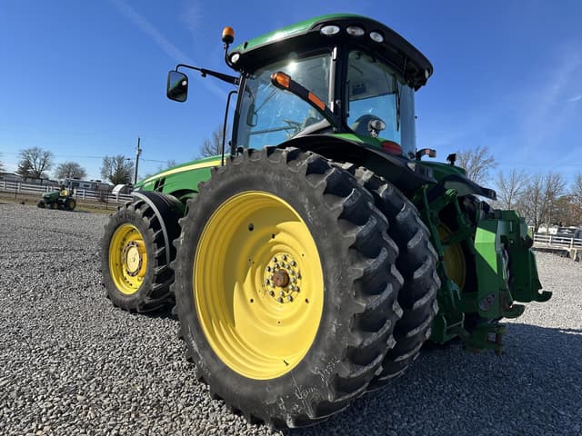 Image of John Deere 8335R equipment image 4
