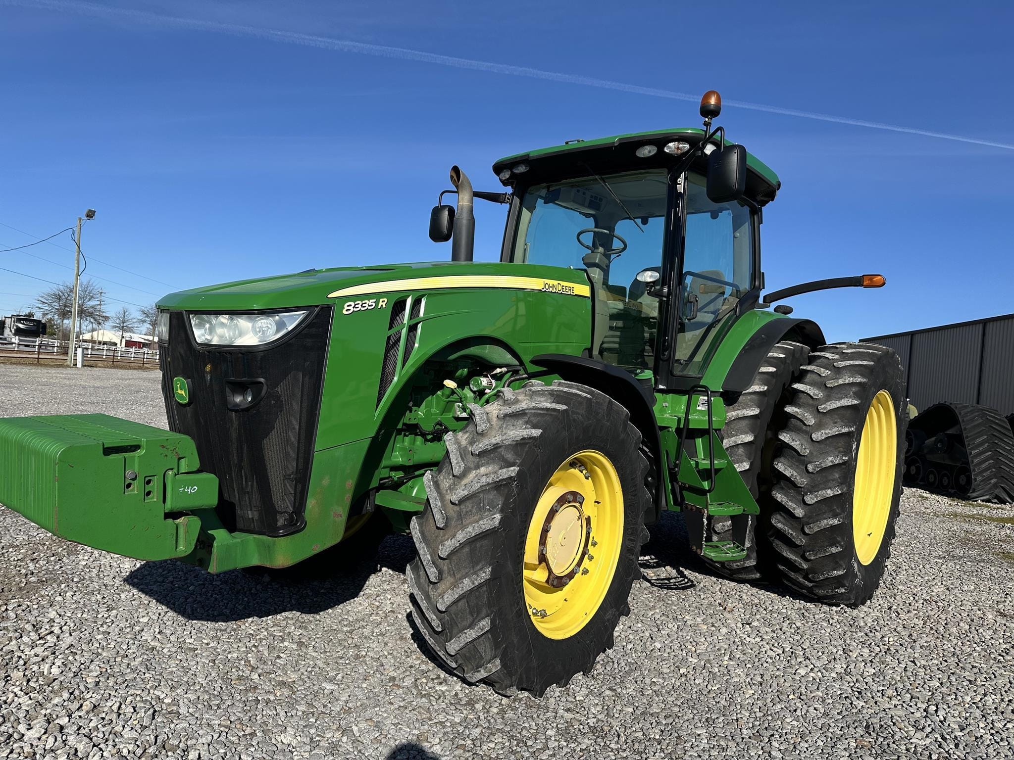 John Deere 8335R Equipment Image0