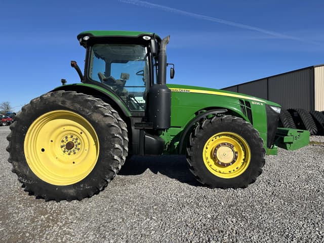 Image of John Deere 8335R equipment image 3