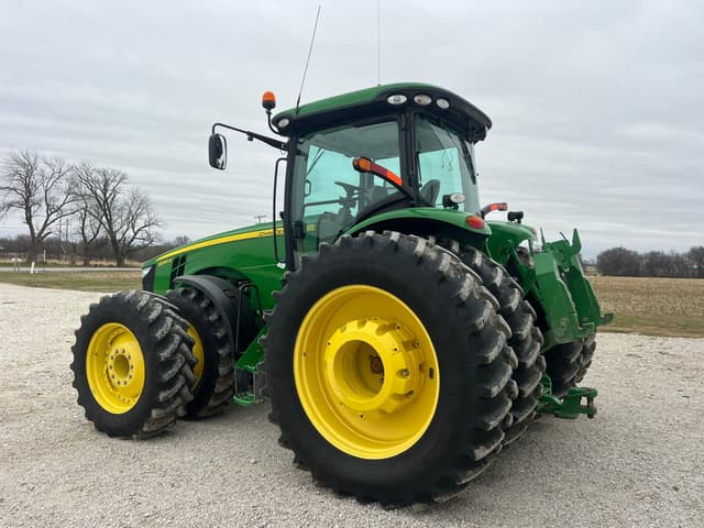 Image of John Deere 8335R equipment image 4