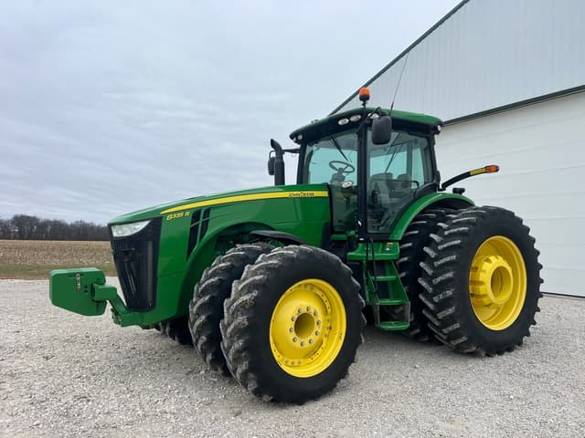 Image of John Deere 8335R equipment image 1