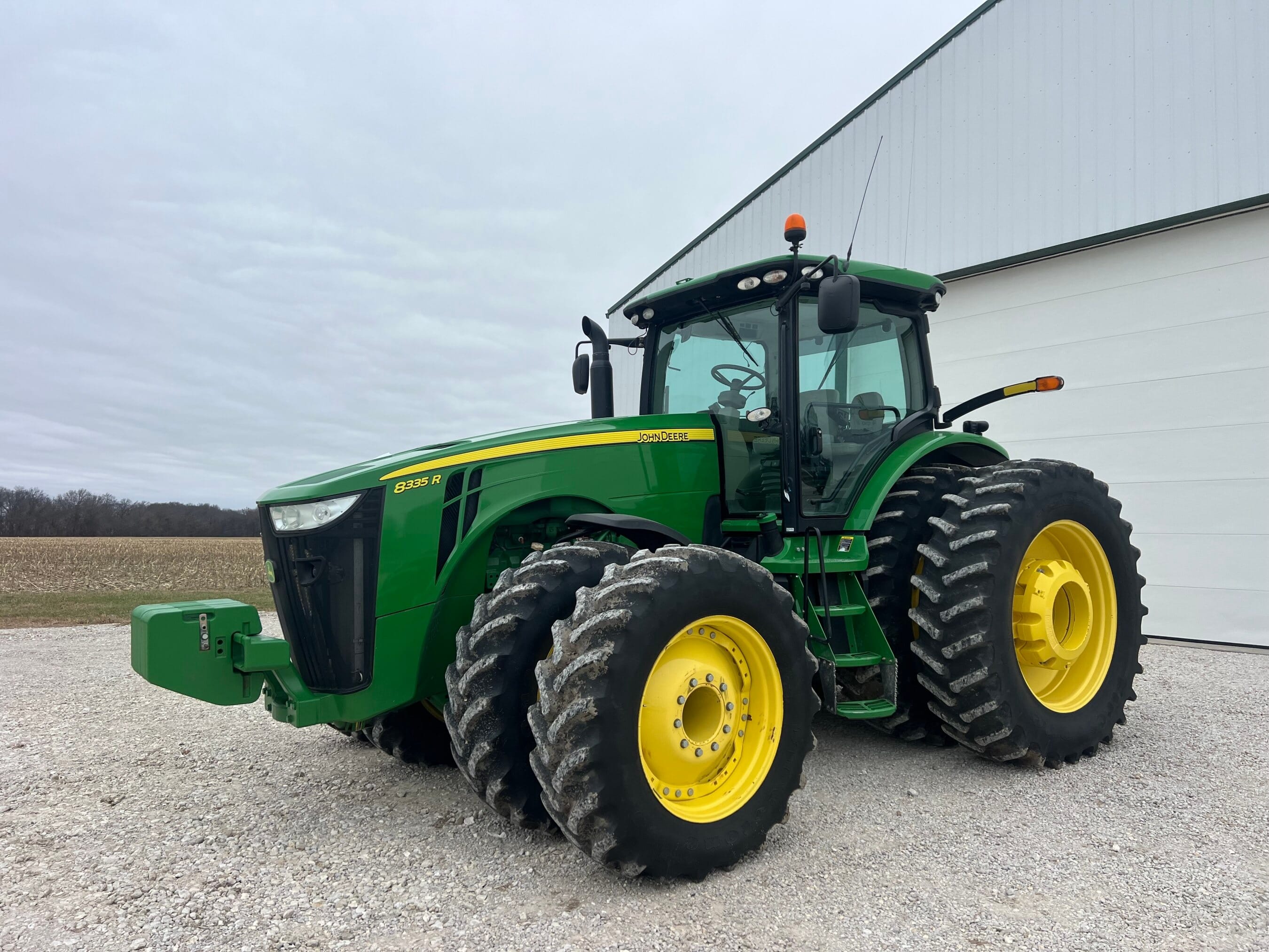 2013 John Deere 8335R Equipment Image0