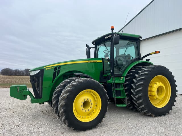 Image of John Deere 8335R equipment image 2