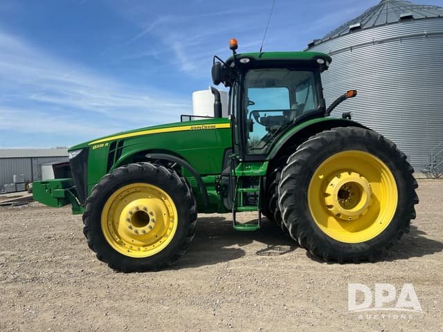 Image of John Deere 8335R equipment image 3