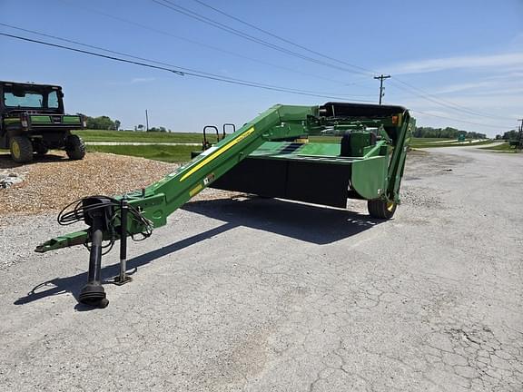 Image of John Deere 835 equipment image 1