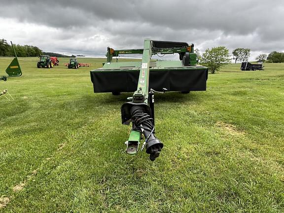 Image of John Deere 835 Primary image