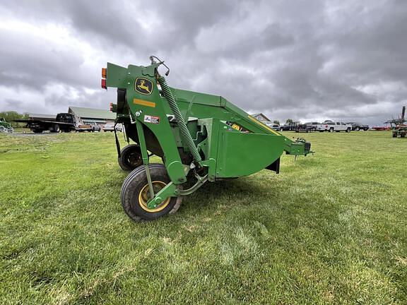 Image of John Deere 835 equipment image 3