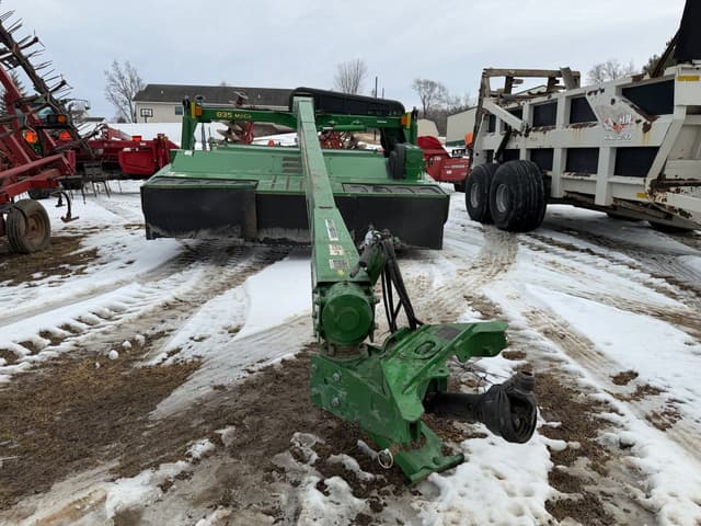 Image of John Deere 835 equipment image 2