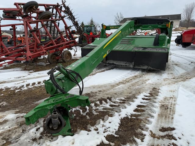 Image of John Deere 835 equipment image 3