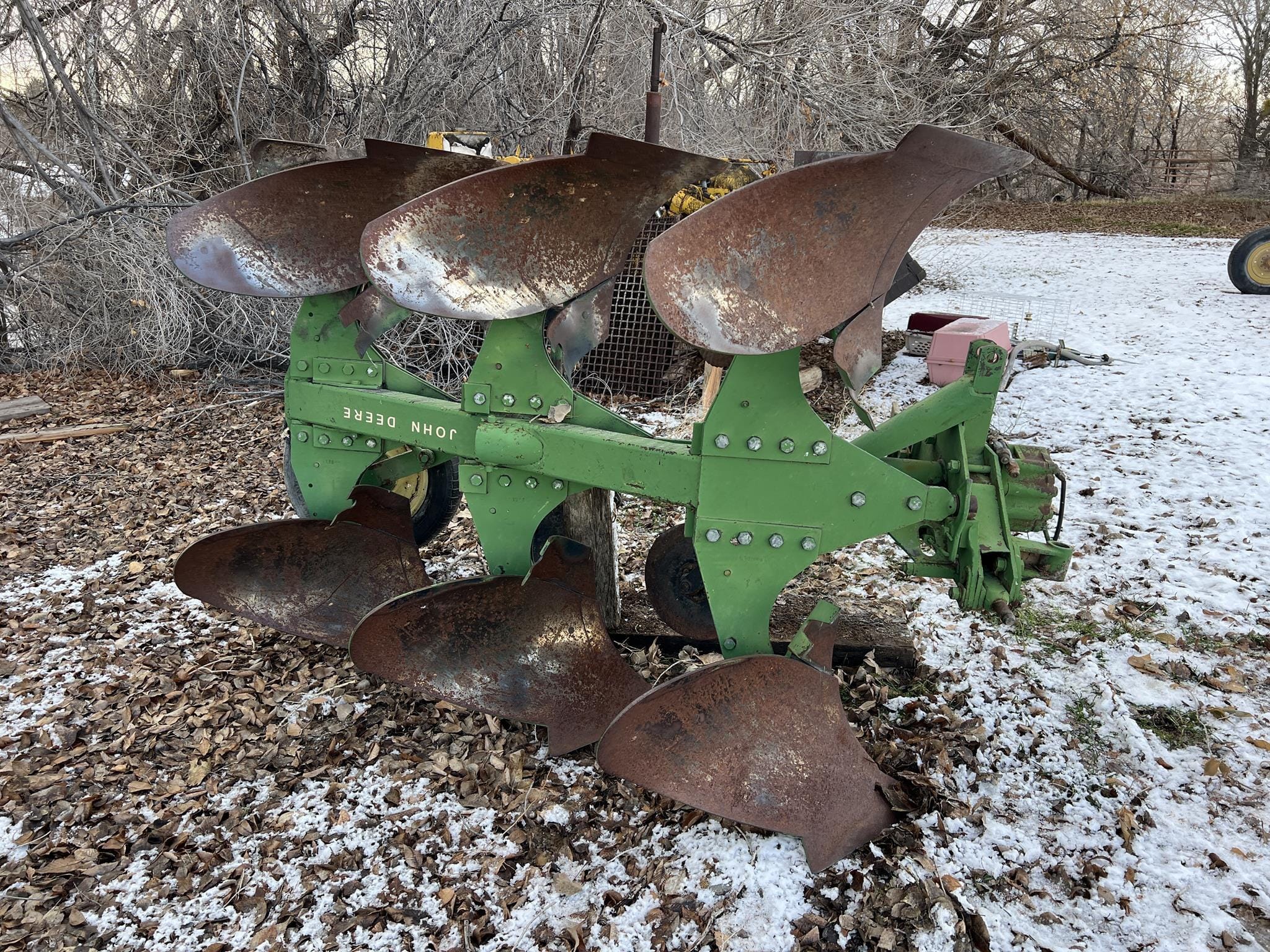 John Deere 835 Equipment Image0