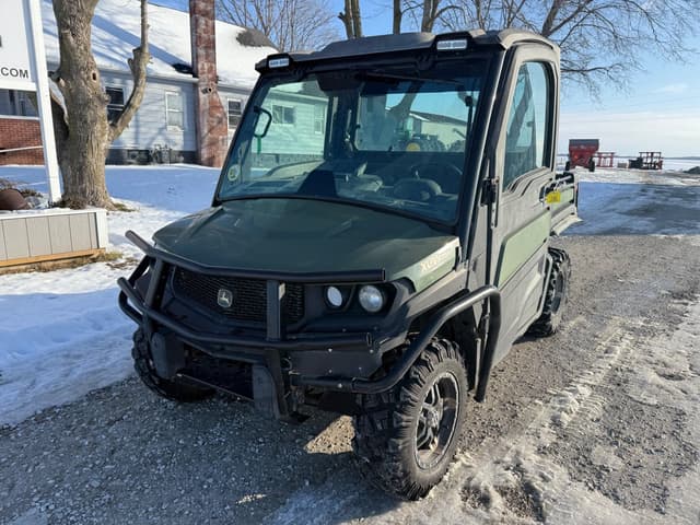 Image of John Deere XUV 835M equipment image 1
