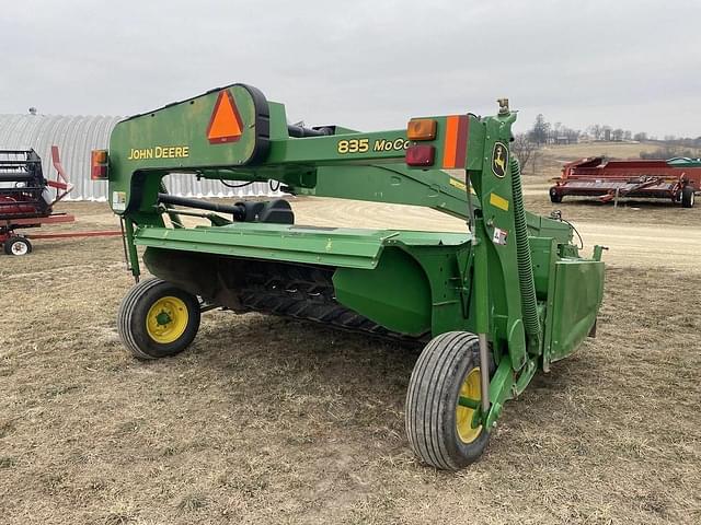 Image of John Deere 835 equipment image 3