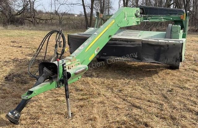 Image of John Deere 835 equipment image 1