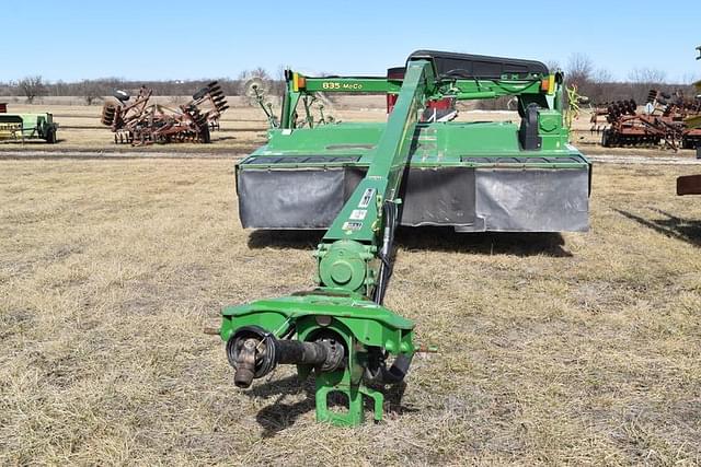 Image of John Deere 835 equipment image 1