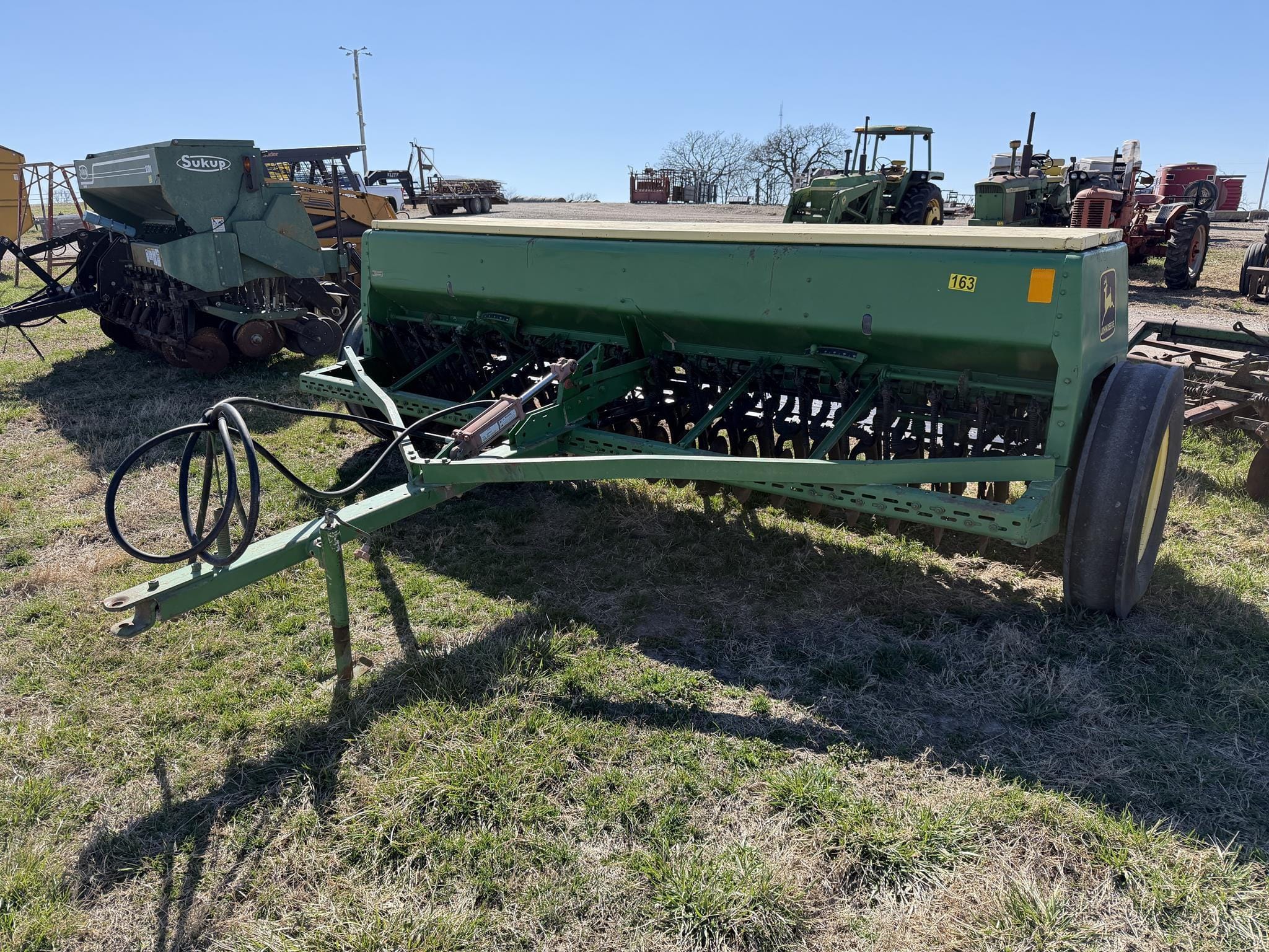 John Deere 8350 Equipment Image0