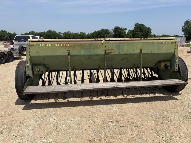 Image of John Deere 8350 equipment image 2