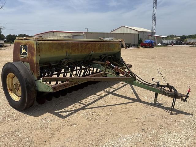Image of John Deere 8350 equipment image 4