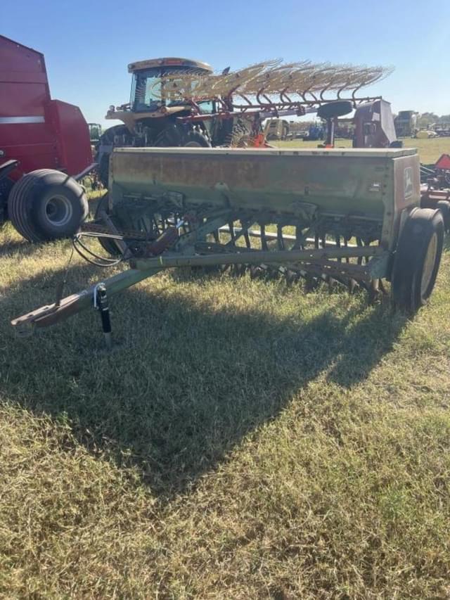 Image of John Deere 8350 equipment image 1