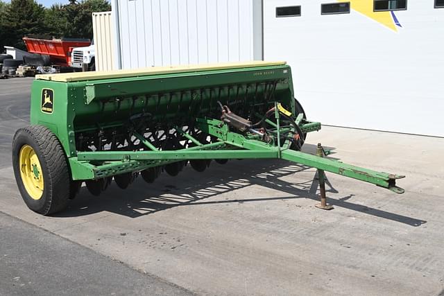 Image of John Deere 8350 equipment image 1