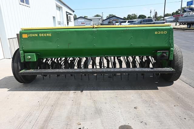 Image of John Deere 8350 equipment image 4