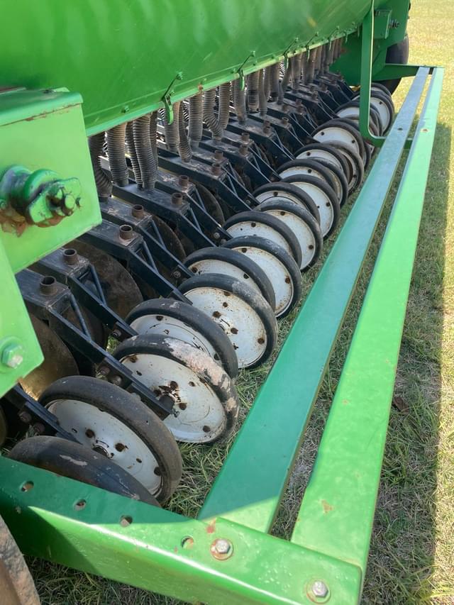 Image of John Deere 8350 equipment image 4