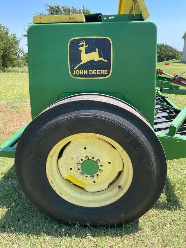 Image of John Deere 8350 equipment image 3