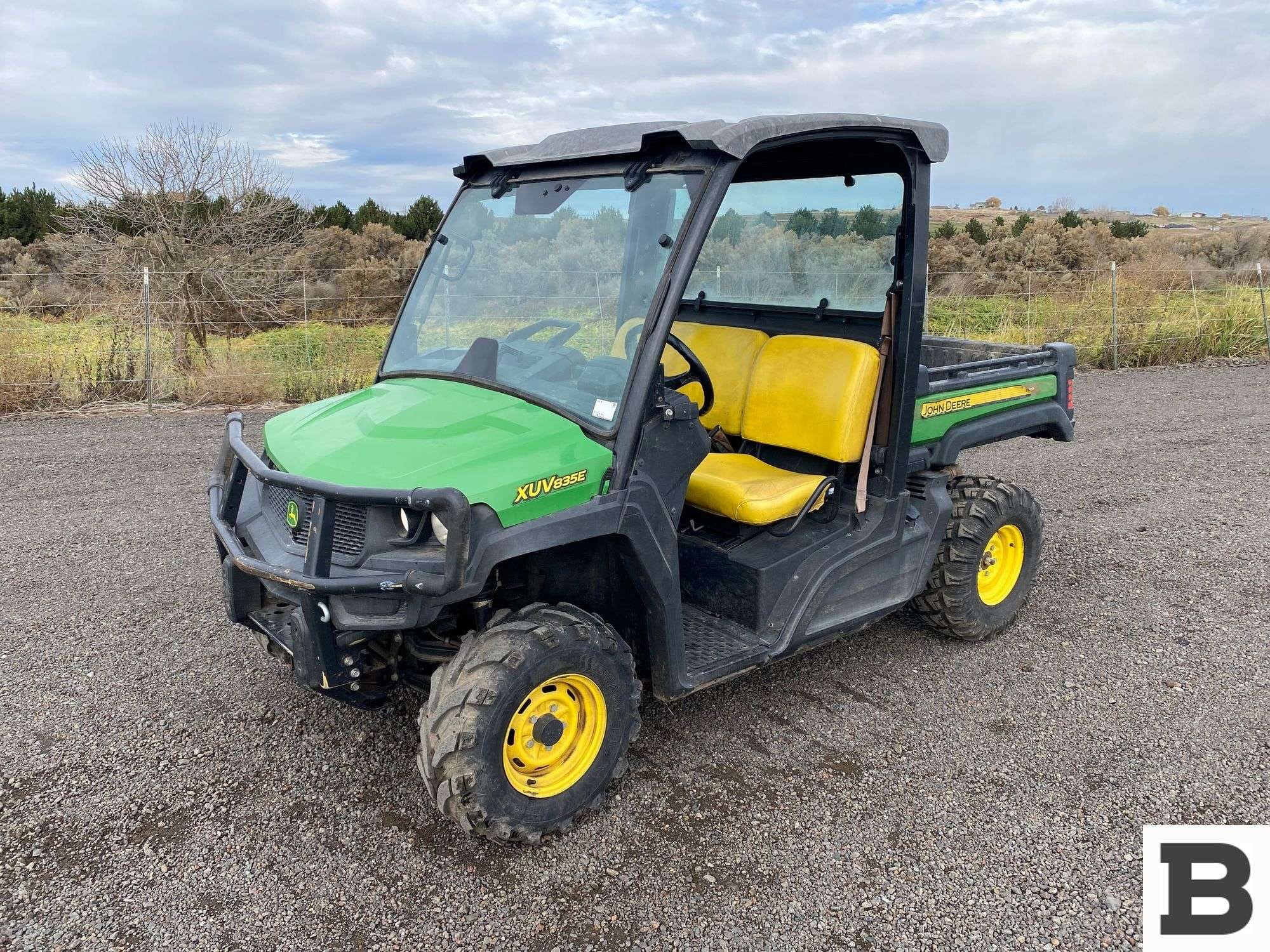 John Deere Gator XUV 835E Equipment Image0