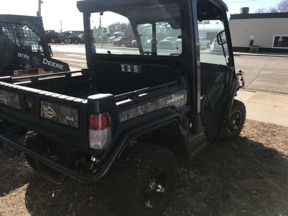 Image of John Deere XUV 835M equipment image 3