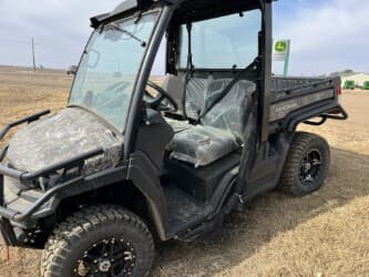 Image of John Deere XUV 835M equipment image 1