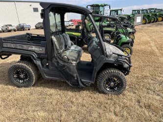 Image of John Deere XUV 835M equipment image 4