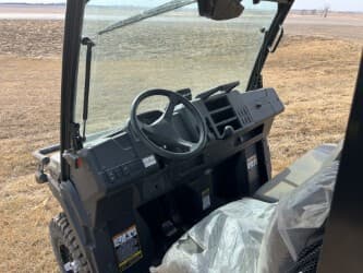 Image of John Deere XUV 835M equipment image 2