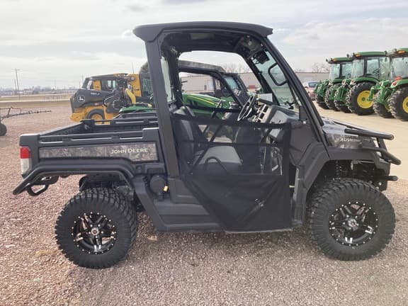 Image of John Deere XUV 835M Image 0
