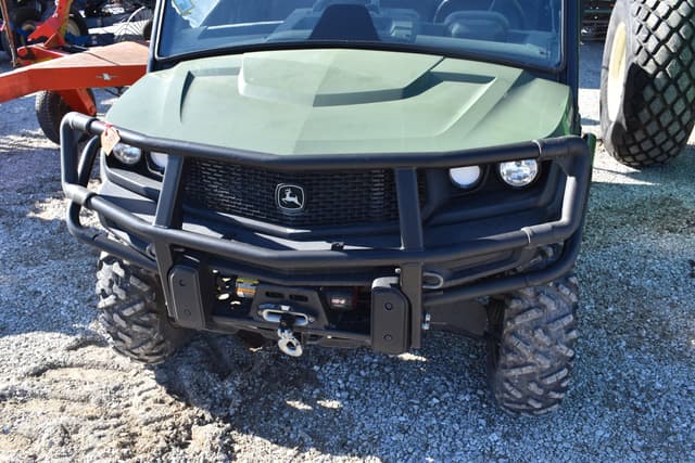 Image of John Deere XUV 835M equipment image 3