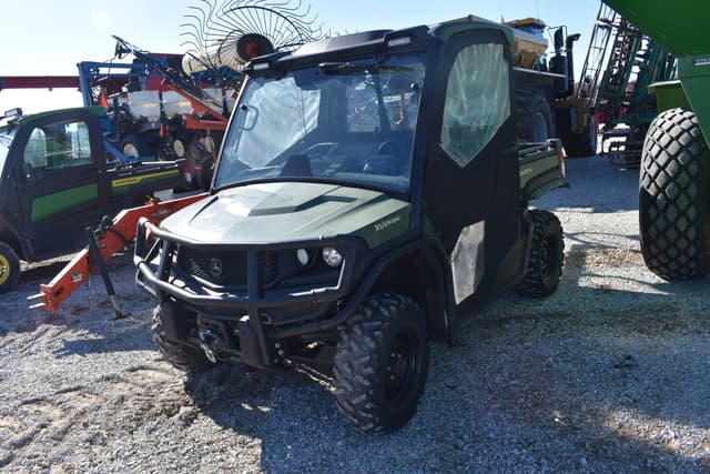 Image of John Deere XUV 835M equipment image 2