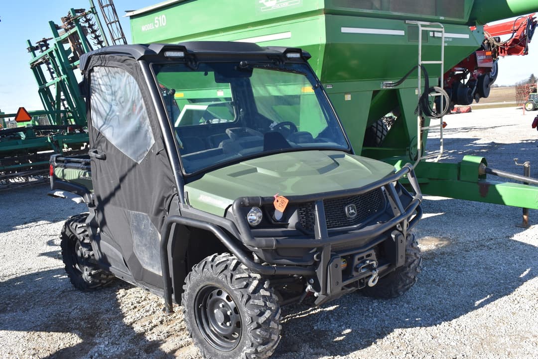 Image of John Deere XUV 835M Primary image