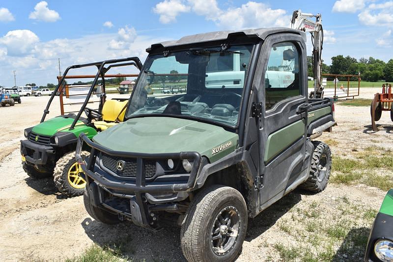 Image of John Deere XUV 835M Primary image