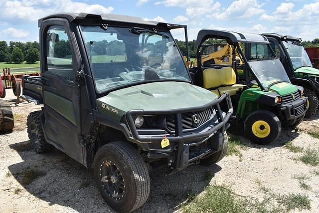 Image of John Deere XUV 835M equipment image 2