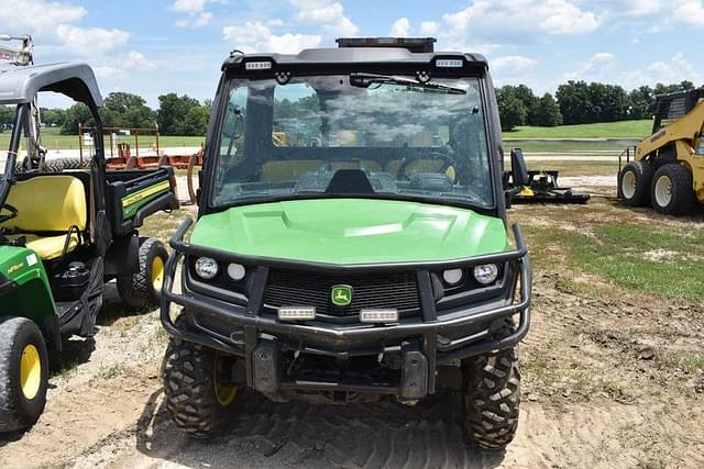 Image of John Deere XUV 835M equipment image 1